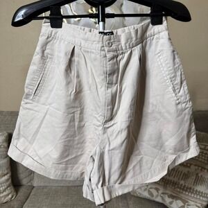 Vintage NY&CO cream high-waisted shorts